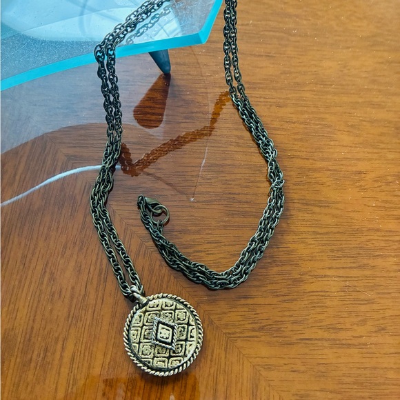 Jewelry - Vintage Style Gold Pendant Necklace